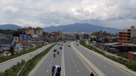 Kathmandu,-Nepal---1.-Oktober-2019:-Verkehr-Auf-Den-Straßen-Von-Kathmandu,-Nepal-Und-Die-Verschmutzung-In-Der-Stadt