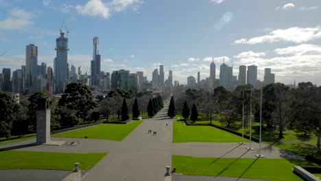 Santuario-Del-Recuerdo,-Día-De-Anzac-De-Melbourne,-Desfile-De-Anzac