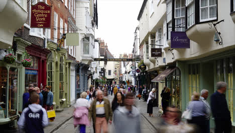 York-England,-circa-:-timelapse-shopping-street-in-York-City,-United-Kingdom