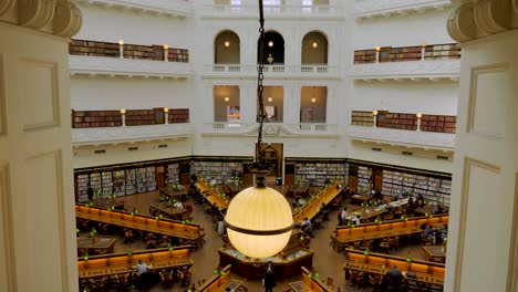 Biblioteca-Estatal-Victoria-Julio,-2019-Biblioteca-De-Melbourne