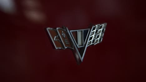 Del-Logotipo-De-Mano-De-Chevelle-En-El-Capó-Rojo-Del-Coche