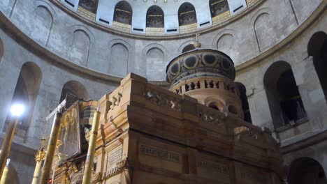 La-Tumba-De-Jesús-En-La-Iglesia-Del-Santo-Sepulcro-En-Jerusalén,-Israel