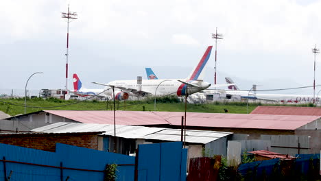 Nepal-Airines-Jubiló-Parket-De-Aviones-En-El-Aeropuerto-Internacional-De-Tribhuvan-En-Nepal