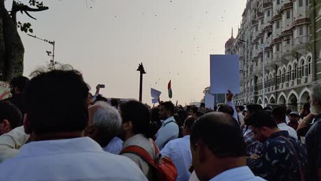 Demonstranten-Versammeln-Sich,-Um-In-Indien-Zu-Demonstrieren
