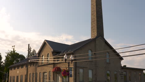 Historic-buildings-and-streetscape-in-the-picturesque-small-town-of-Fergus,-Ontario-in-Centre-Wellington