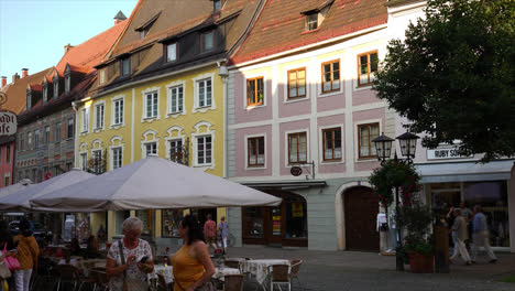 Fussen-Alemania,-Alrededor:-Casco-Antiguo-De-Lapso-De-Tiempo-En-La-Ciudad-De-Fussen-En-Alemania