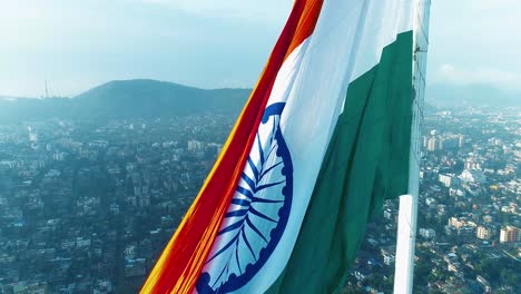 Un-Disparo-De-Dron-De-La-Bandera-Nacional-India-Que-Revela-La-Ciudad-De-Guwahati