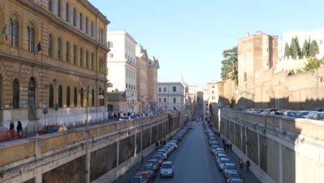 Roma,-Italia-Calle-Cerca-Del-Coliseo-Revelar