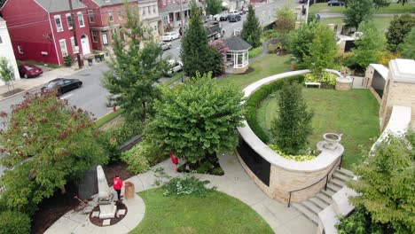 Volunteers-of-United-Way-cleaning-the-Woodward-Hill-Cemetery-in-Lancaster,-PA