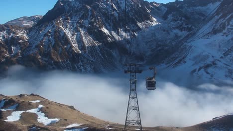 Seilbahn-In-Den-Berg