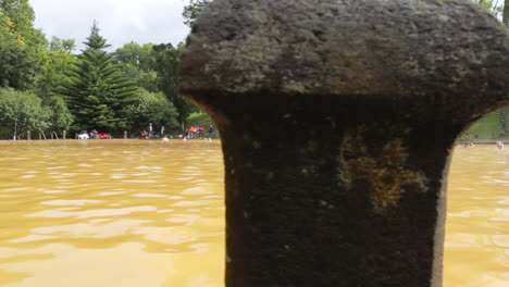 La-Piscina-De-Agua-Termal-Del-Parque-Terra-Nostra-En-Furnas-En-La-Isla-De-Sao-Miguel