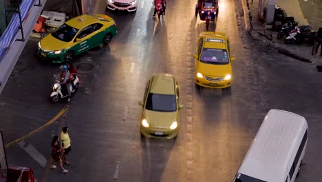 Nachtverkehr-In-Der-Stadt-Bangkok