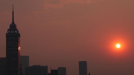 Sonnenuntergang-Im-Latino-Americana-Tower-Mexiko-Stadt