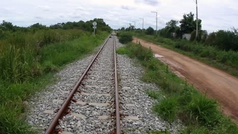 An-exciting-train-ride-to-Mae-Klong-Railway-Market