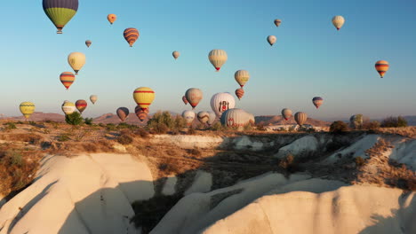 Goreme-Capadocia,-Vuelos-En-Globo-Aerostático-Temprano-En-La-Mañana