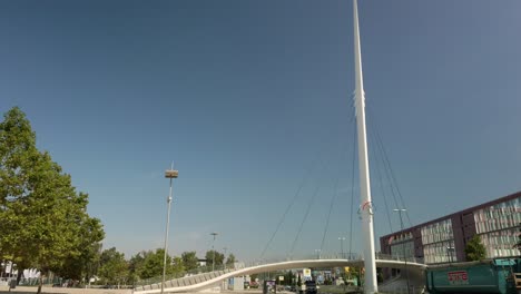 Fußgängerbrücke-über-Die-Krefelder-Straße-Gegenüber-Dem-Tivoli-Fußballstadion-In-Der-Deutschen-Stadt-Aachen