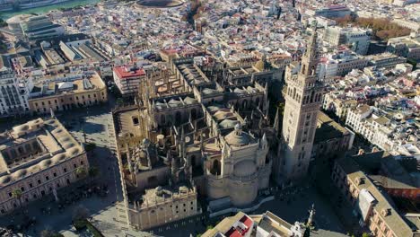 Vista-Panorámica-Del-Antiguo-Edificio-De-Culto-Arquitectónico-Giralda