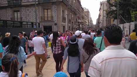 People-walking-on-Madero-street-in-Mexico-city