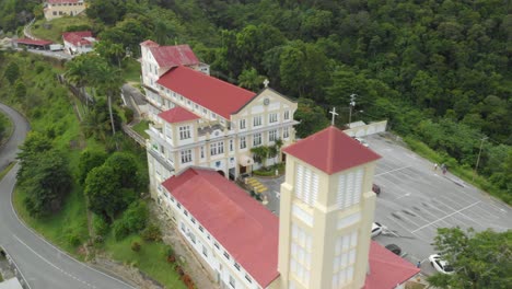 Imágenes-De-Drones-Del-Monte-St.-Benedicto-En-Trinidad