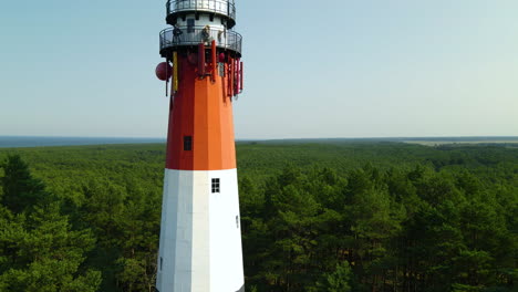 Leuchtturm-Stilo-In-Osetnik,-Polen