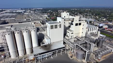 Antena-De-Planta-De-Cerveza---Fábrica-De-Fabricación-De-Cerveza-Anheuser-busch,-En-Los-ángeles,-California,-Ee.uu.---Seguimiento,-Disparo-De-Drones