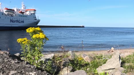 Shetland--Und-Orkney-Fähre-Verlässt-Den-Hafen-Von-Aberdeen