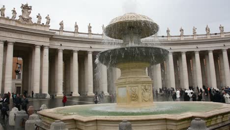 Carlo-Maderno-Brunnen-In-St