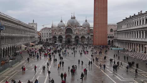 Zeitlupe-Von-Touristenmassen-Auf-Dem-Markusplatz-In-Venedig