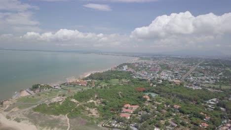 La-Playa-De-Long-Hai-Tiene-La-Hermosa-Costa-En-El-Sur-De-Vietnam,-A-Unos-100-Kilómetros-De-La-Ciudad-De-Ho-Chi-Minh