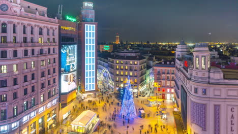 Nachtzeitraffer-Des-Callao-Platzes-In-Madrid-Bei-Nacht-Während-Der-Weihnachtszeit