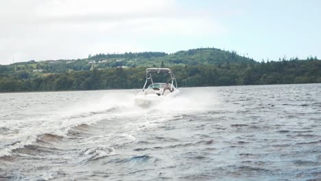 Speed-boat-tracking-shot-on-lake