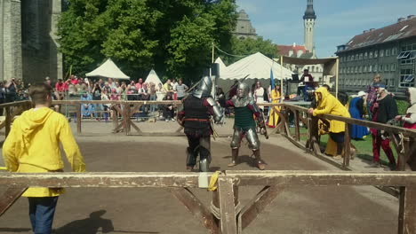 Tallin-medieval-days-knight-tournament.-Fight-with-swords