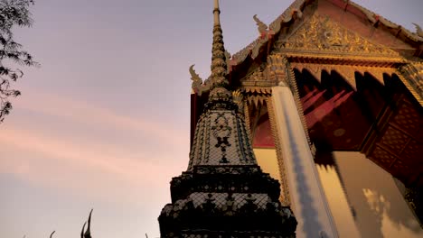 Sonnenuntergang-Nahe-Tempel-In-Bangkok,-Thailand