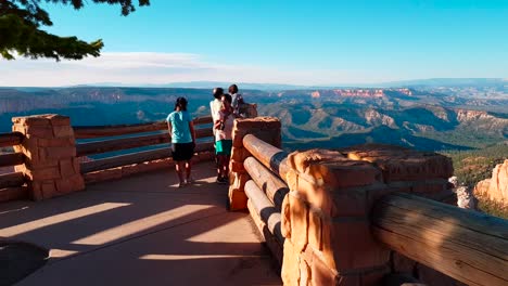 Walking-towards-Rainbow-Point-at-Bryce-Canyon-National-Park-on-a-summer-evening-in-Utah,-USA