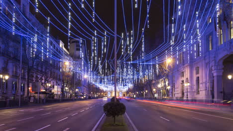 Zeitraffer-Der-Alcalá-Straße-Während-Der-Weihnachtszeit-In-Madrid,-Spanien