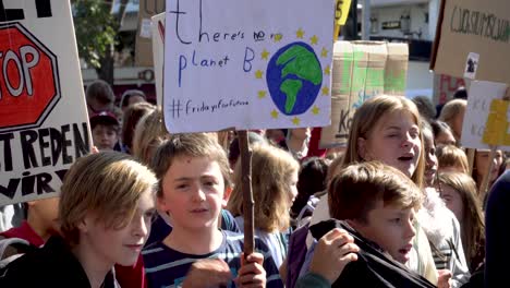 Children-shouting-on-a-Fridays-for-Future-demonstration,-Cologne