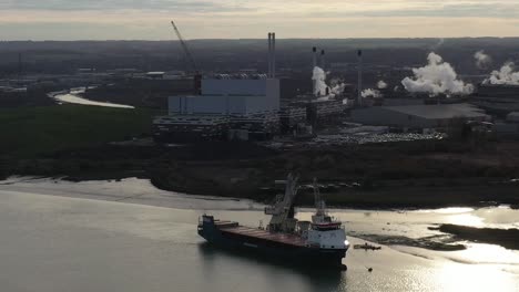 Vista-Aérea-De-La-Central-Eléctrica-K3-Kemsley-En-Construcción-Y-Otras-Industrias-En-El-Estuario-Del-Pantano