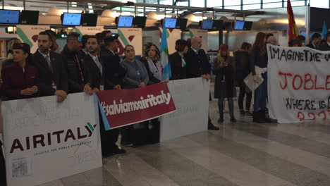 Trabajadores-De-Air-Italy-En-Manifiesto-Uniforme-Contra-Los-Despidos-De-Aerolíneas