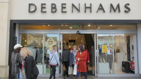 El-Minorista-De-High-Street-Debenhams-Anuncia-El-Cierre-De-Tiendas-En-Todo-El-Reino-Unido