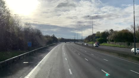 Conduciendo-Por-La-Autopista-De-Camino-A-Dover,-En-El-Sur-De-Inglaterra