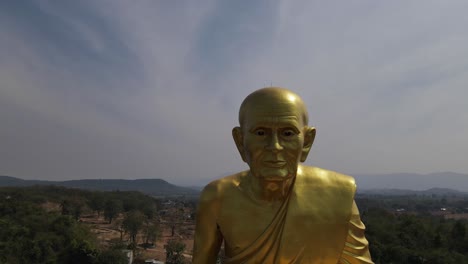 Luang-Pu-Thuat-giant-shrine-statue,-Luang-Pu-Thuat-was-born-in-1582-and-died-in-1682-in-Malaysia