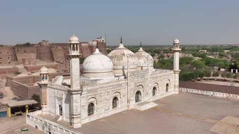 Luftaufnahme-Der-Abbasi-Jamia-Shahi-Masjid-Qila-Derawar-Und-Des-Innenhofs