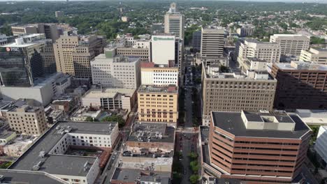 Aerial-view-around-the-city-centre-of-Wilmington,-Delaware,-USA---circling,-drone-shot