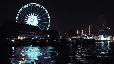 Parque-De-Atracciones-Del-Río-Chao-Phraya-En-El-Distrito-De-Diversión-Asiatique-En-Bangkok,-Tailandia