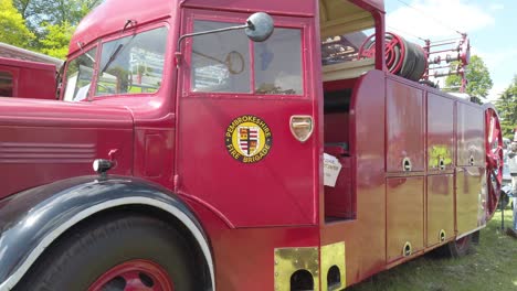 Viejo-Camión-De-Bomberos-En-Un-Festival-De-Autos-Clásicos