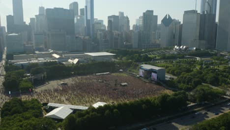 Vista-Circular-De-Las-Multitudes-De-Lollapalooza