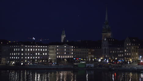 Große-Statische-Aufnahme-Der-Altstadt-Von-Stockholm,-Schweden-Aus-Der-Ferne