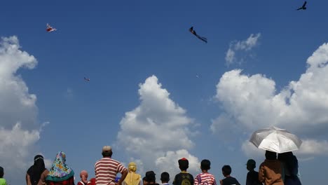 Competencia-De-Cometas-En-El-Cielo,-Blora,-Java-Central,-Indonesia,-6-De-Septiembre-De-2020