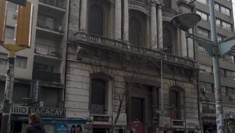 Landscape-with-old-building-on-famous-avenue-in-Montevideo