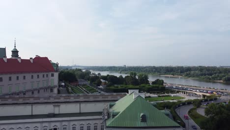 Drone-video-of-Vistula-River--of-Warsaw,-Poland